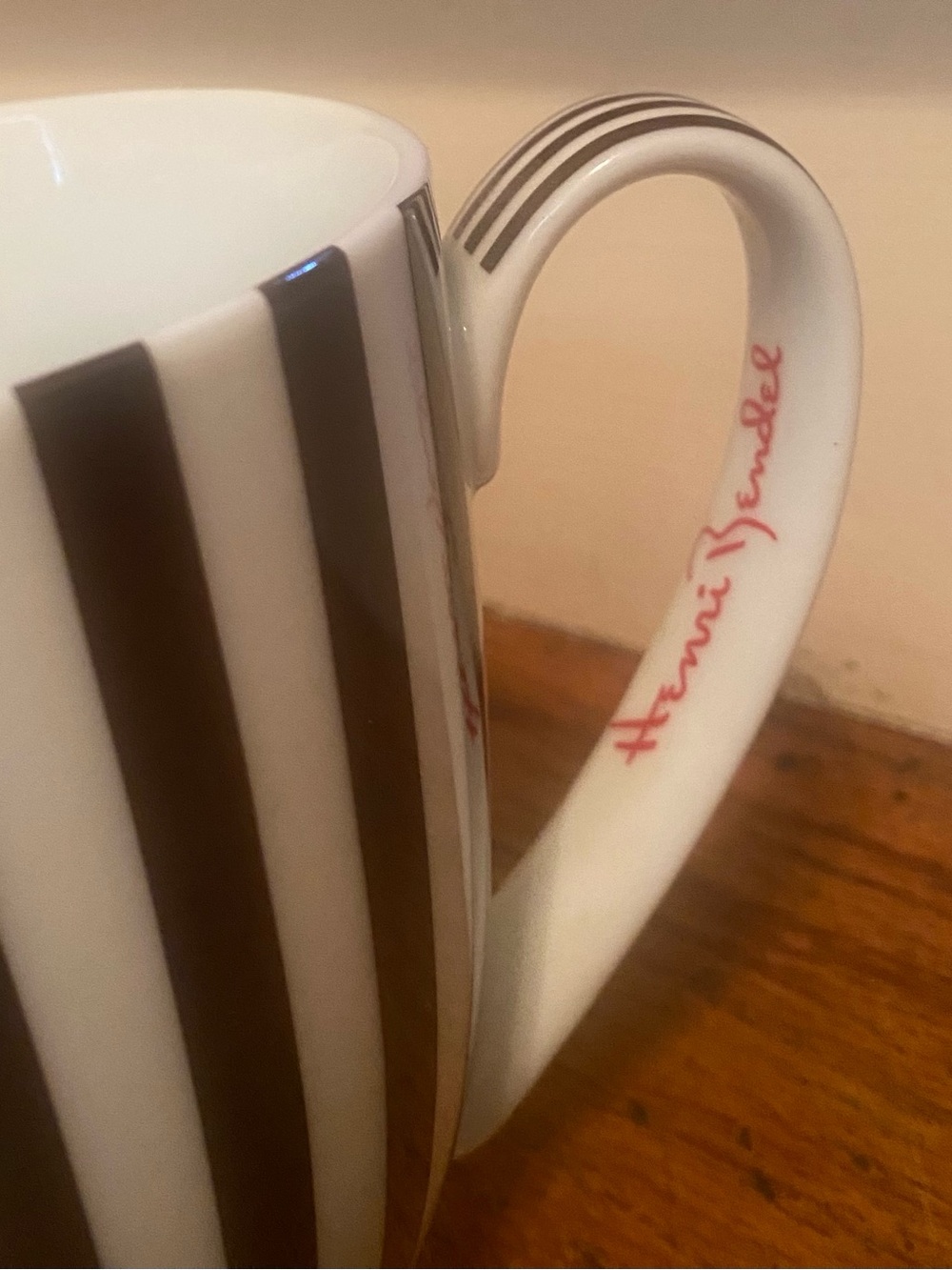 Henri Bendel Striped Large MUG - Picture 7 of 11